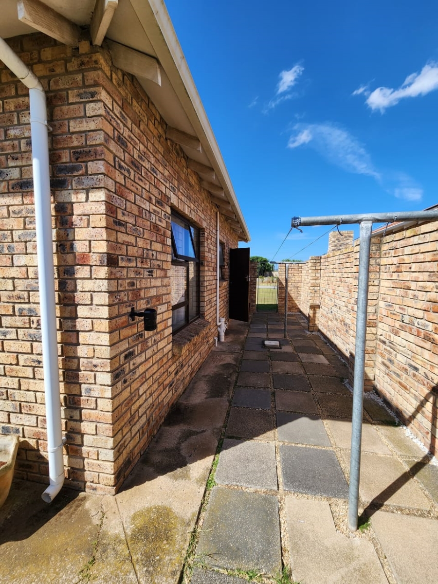 2 Bedroom Property for Sale in Campher Park Eastern Cape